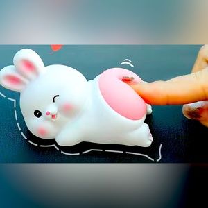 Decompression the artifact Q bounce  butt car interior ornaments NEW